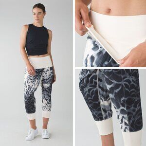 Lululemon Pretty Plume Angel Wing Black Dance To Yoga Pants Size 4 23272